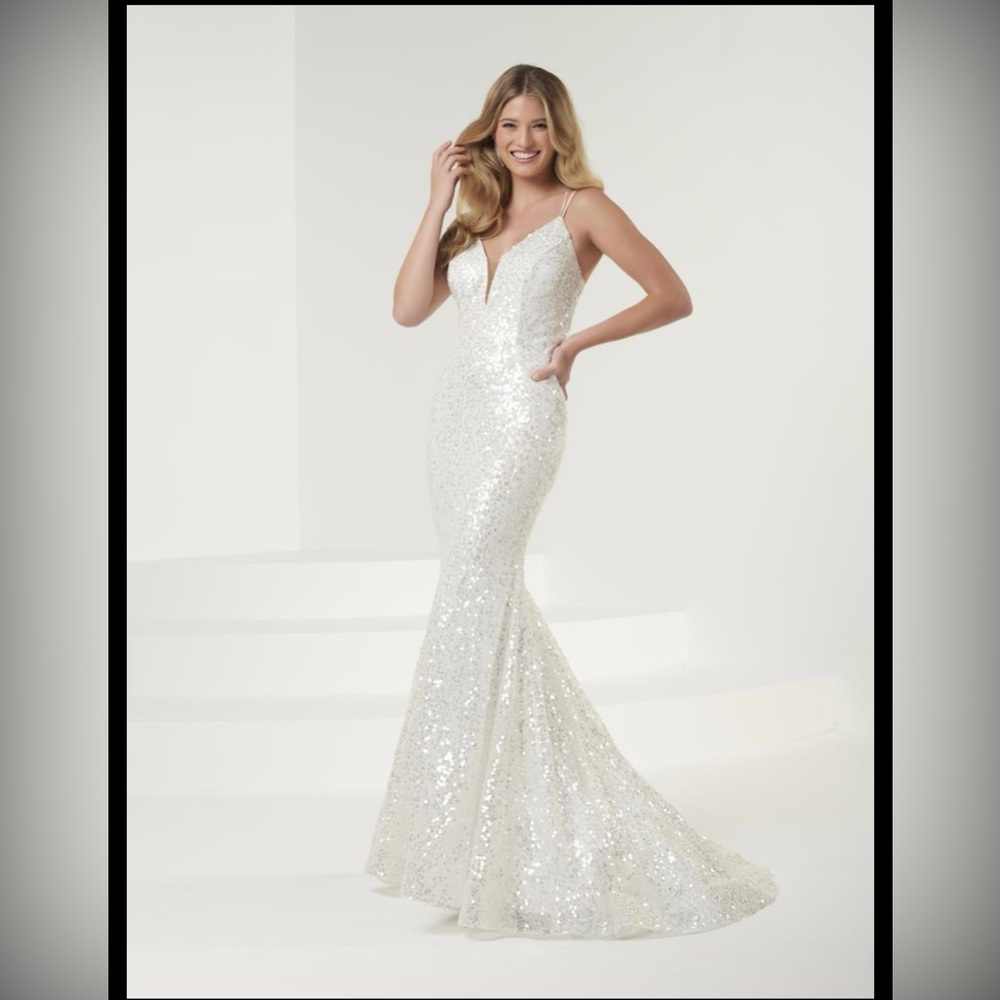 NWT! Panoply ivory prom XS dress